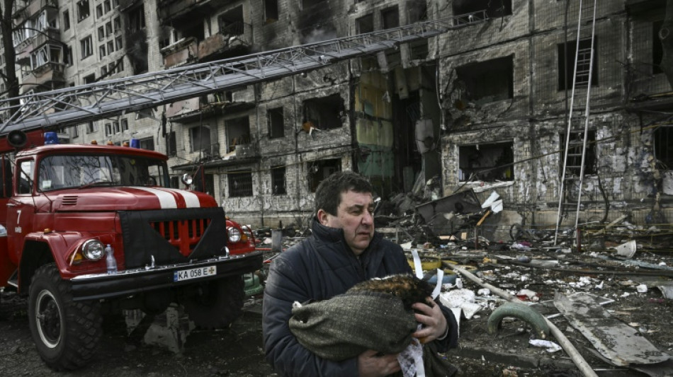 Ukraine: Zelensky enjoint Moscou &agrave; mener des pourparlers s&eacute;rieux, les combats s'&eacute;tendent