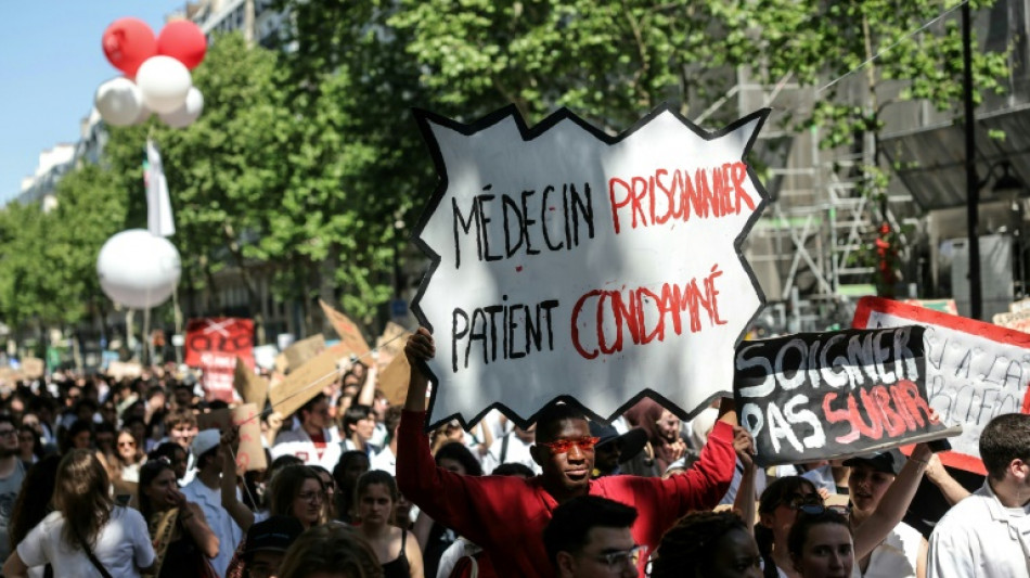 Des milliers de manifestants contre la r&eacute;gulation de l'installation des m&eacute;decins