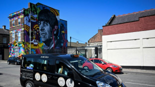 Nova m&uacute;sica dos Beatles deve alcan&ccedil;ar topo de vendas no Reino Unido