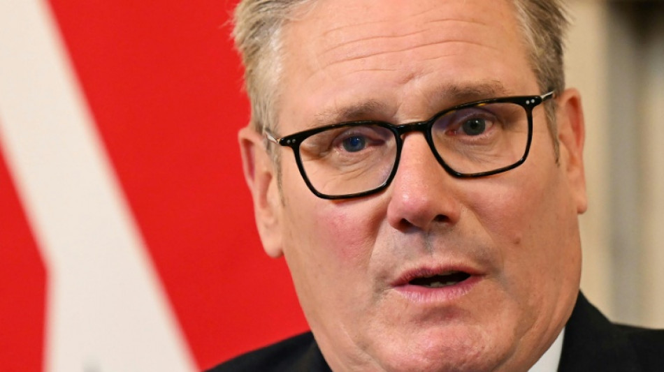 Affaire Epstein/Mandelson: la pression monte sur Keir Starmer, qui exclut de d&eacute;missionner