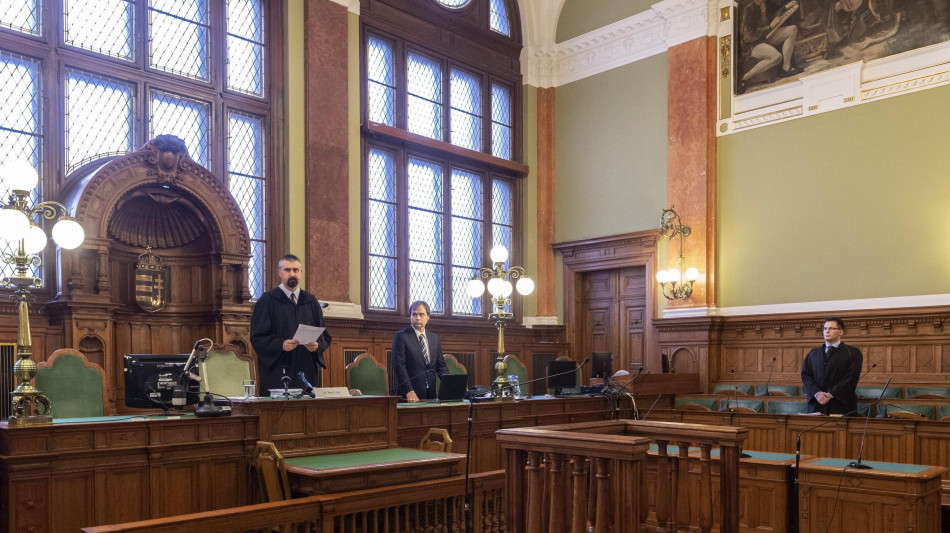 Budapest condanna a 8 anni per violenza Maja T.