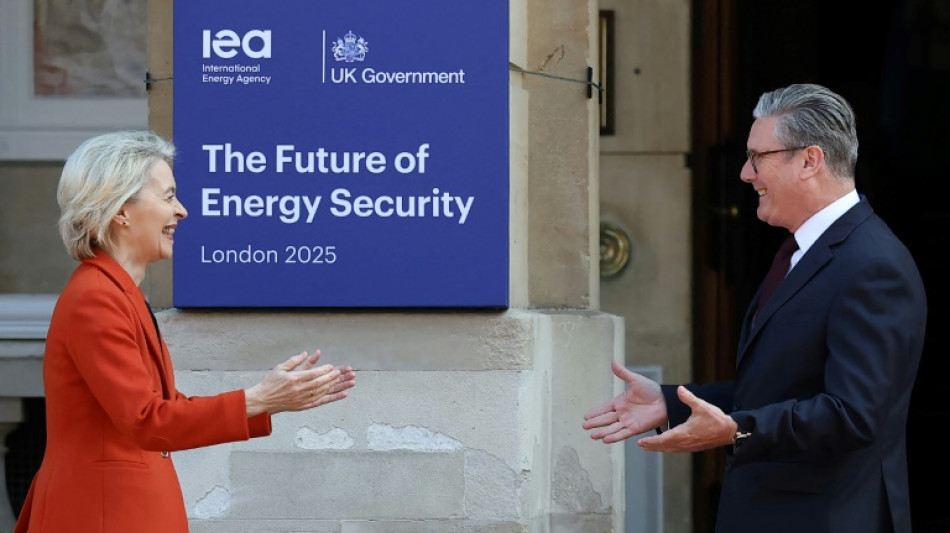 Reino Unido e UE celebram 'nova era' e 'momento hist&oacute;rico' ap&oacute;s acordos alcan&ccedil;ados em Londres