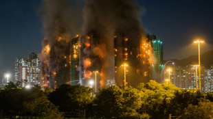 Mindestens vier Tote bei Brand in mehreren Hochhäusern in Hongkong