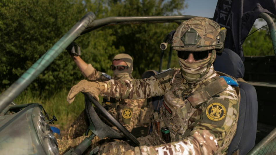 Ucr&acirc;nia pede apoio 'constante' ap&oacute;s an&uacute;ncio dos EUA de suspens&atilde;o do envio de algumas armas