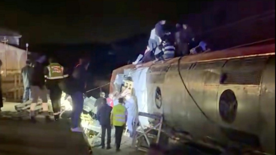 Espagne: au moins 21 morts et des dizaines de bless&eacute;s dans une collision entre deux trains