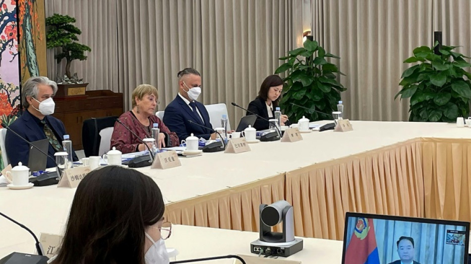 Viaje de Bachelet fue "usado" por China para blanquear abusos contra minor&iacute;as, seg&uacute;n organizaciones