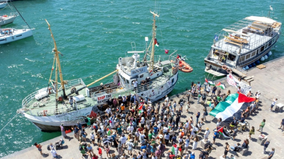 Israel intercepta barco com ajuda humanit&aacute;ria para Gaza