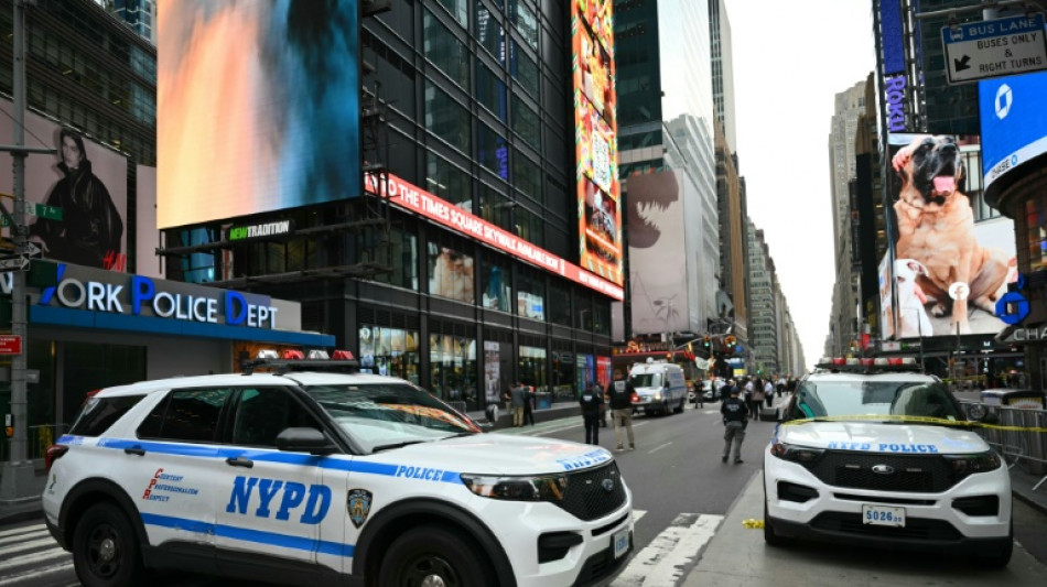 Esfaqueamento na Times Square, em NY, resulta em duas mortes