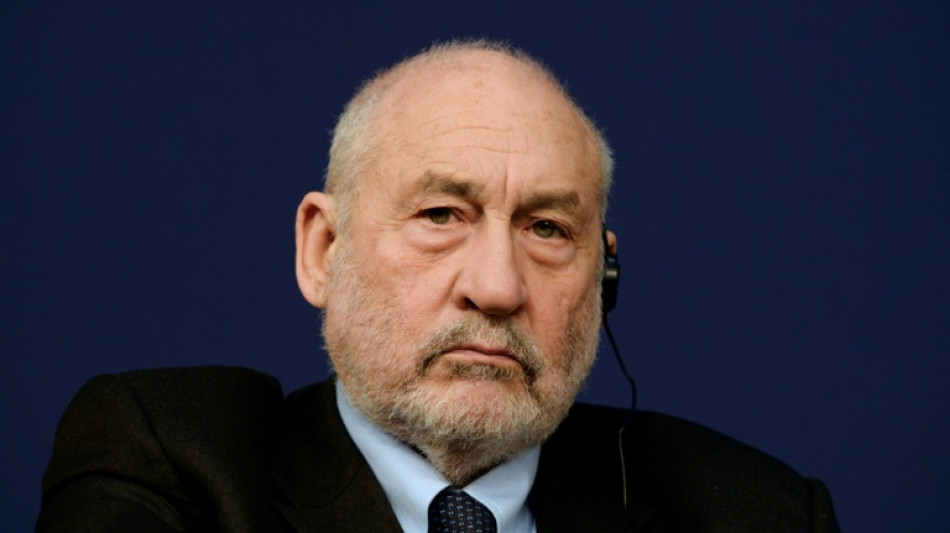 Joseph Stiglitz pide a los europeos dejar de comprar petr&oacute;leo y gas rusos