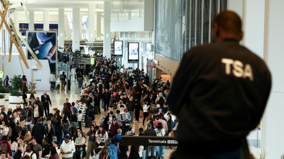 Senado dos EUA age para acabar com o caos nos aeroportos