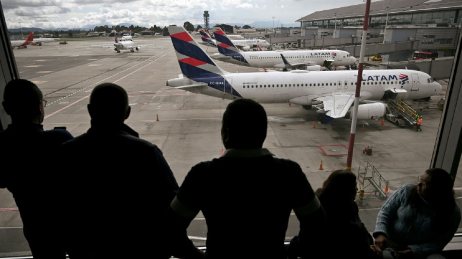 Le Venezuela suspend les vols avec la Colombie, d&eacute;non&ccedil;ant l'infiltration de "mercenaires"