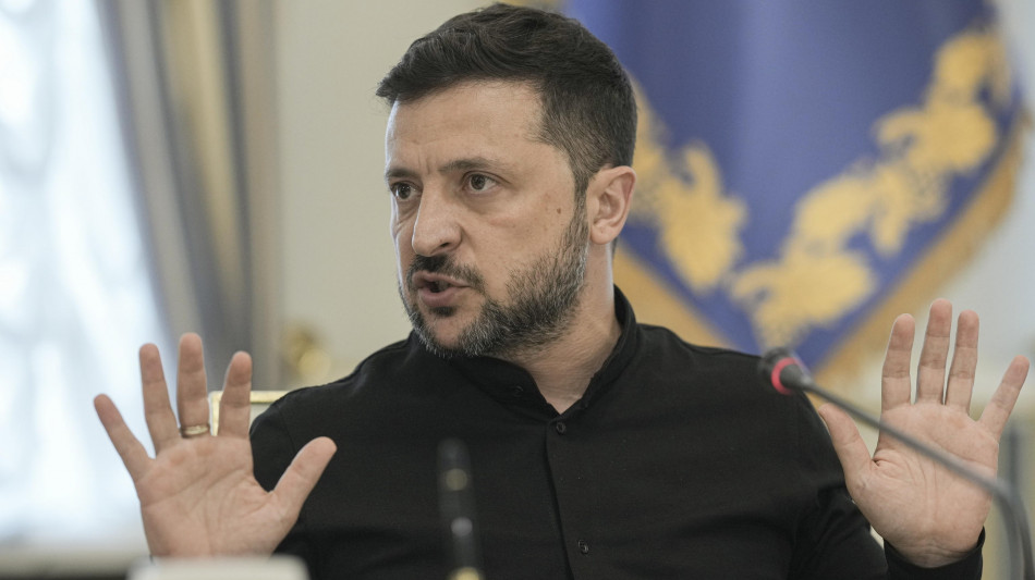 Zelensky, solo armi ucraine in operazione 'tela di ragno'