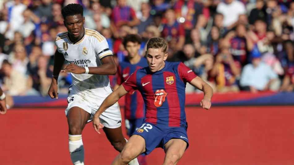 El jugador del Real Madrid Tchouam&eacute;ni sufre una fractura en el pie