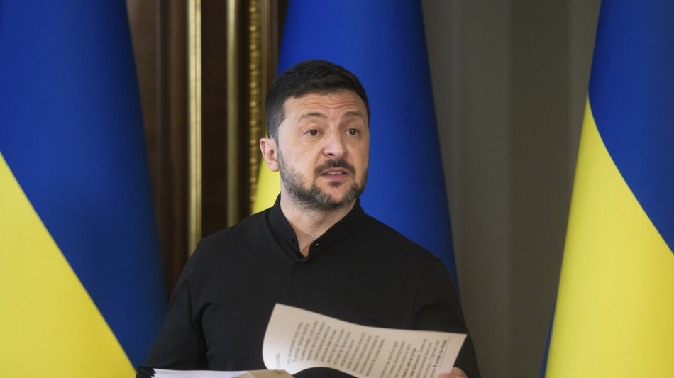 Zelensky, pronti a ogni formato di negoziato