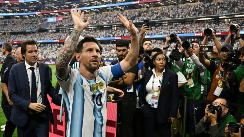 Com 2 de Messi, Argentina vence &Aacute;ustria (2-0) e se classifica para pr&oacute;xima fase da Copa