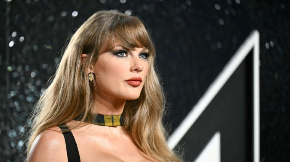Taylor Swift sets October release for new album