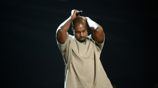 Festival eslovaco que teria show de Kanye West é cancelado após polêmica com música 'Heil Hitler'