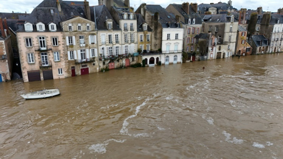 Dans l'Ouest inond&eacute;, Redon attend le pic et l'eau baisse &agrave; Rennes