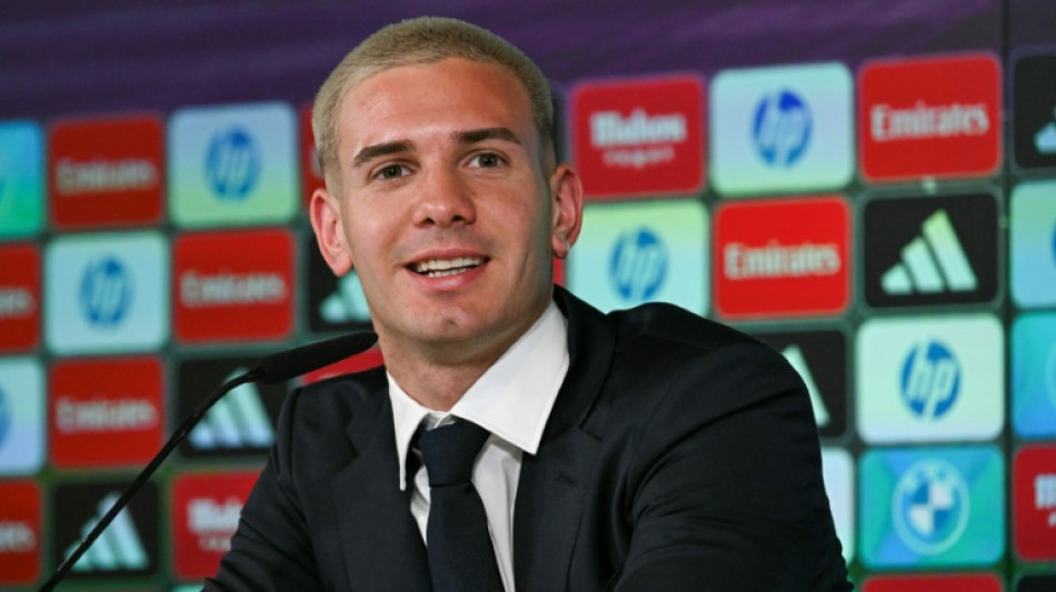 Mastantuono recuerda a Di Stefano en su presentación con el Real Madrid