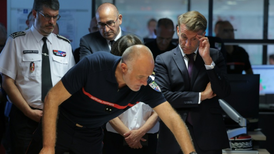 M&eacute;gafeu en Gironde: le chef des pompiers d&eacute;ment avoir "abandonn&eacute; Le Porge"