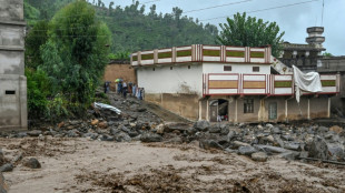 Regen behindert Suche nach 200 Vermissten nach Sturzfluten in Pakistan
