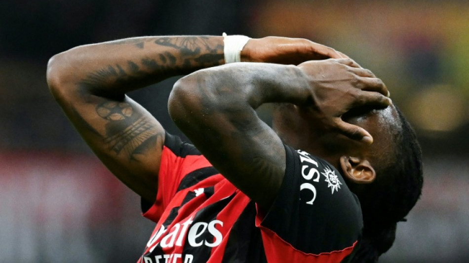 Milan trope&ccedil;a em casa com Pisa e fica com lideran&ccedil;a amea&ccedil;ada