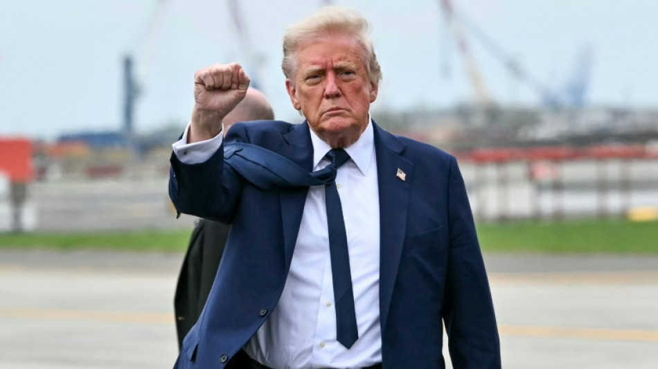 Trump exige que barcos dos EUA tenham trânsito livre em canais de Panamá e Suez