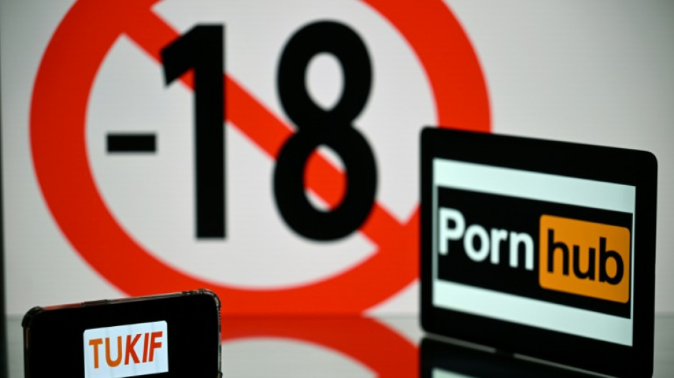 Sites porno: l'obligation de v&eacute;rifier l'&acirc;ge d&eacute;sormais applicable aux g&eacute;ants PornHub ou YouPorn