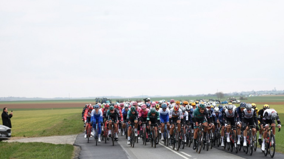 Mats Pedersen gana la segunda etapa de la Par&iacute;s-Niza y se coloca l&iacute;der