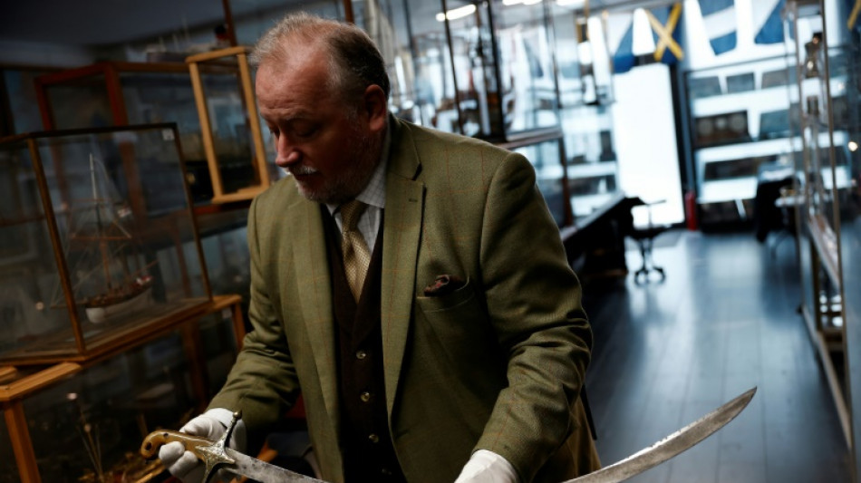 Espada moura atribu&iacute;da a Napole&atilde;o &eacute; leiloada em Londres