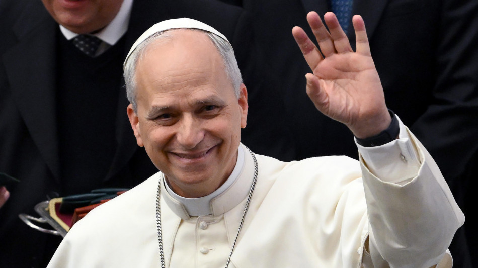 Papa a sorpresa dagli agostiniani, messa e pranzo con loro