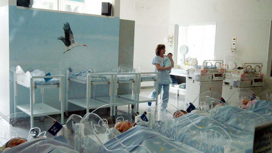 Inps, al via bonus nuovi nati, 1.000 euro per bimbi del 2025