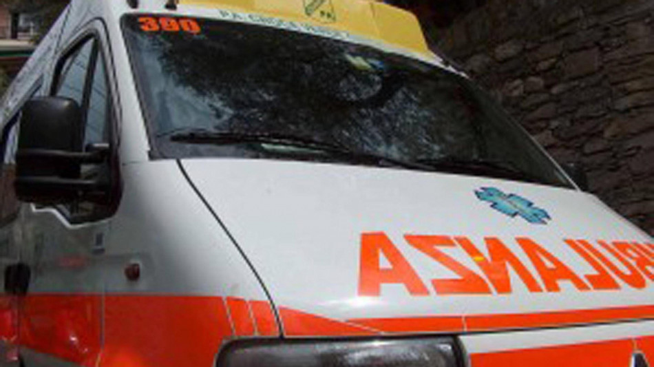 Agganciato da una benna, muore operaio nel Cremonese