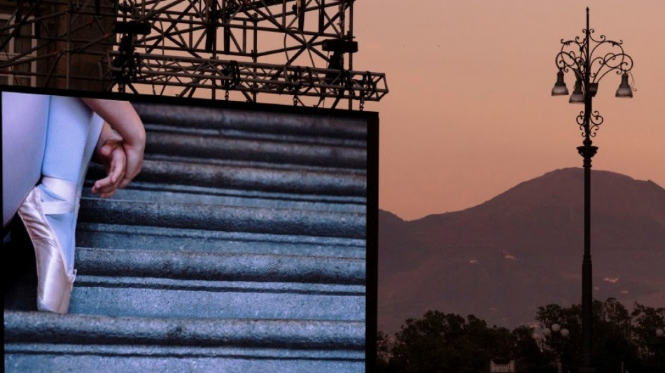 Napoli 2500 Citt&agrave; danzante, lezione da record al Plebiscito