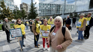 Fran&ccedil;a julga 12 ativistas pr&oacute;-eutan&aacute;sia em pleno debate pol&iacute;tico sobre o tema