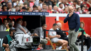 Leverkusen stumble in Ten Hag Bundesliga debut