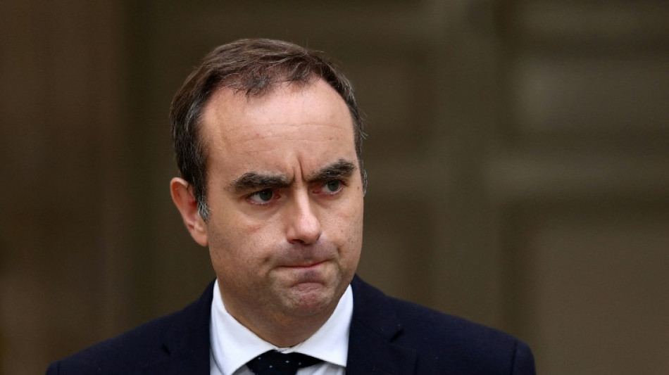 Lecornu reconduit &agrave; Matignon au risque de la censure