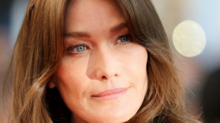 R&eacute;tractation de Takieddine: face aux juges, Carla Bruni-Sarkozy reconna&icirc;t avoir poss&eacute;d&eacute; un t&eacute;l&eacute;phone au coeur de l'enqu&ecirc;te