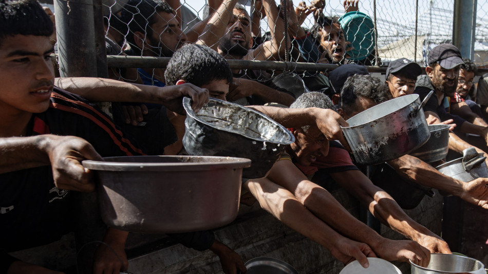 Onu, 'Gaza il posto pi&ugrave; affamato al mondo, il 100% &egrave; a rischio'