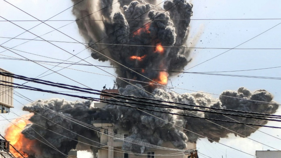 P&acirc;nico e dezenas de mortes em intensos bombardeios israelenses no L&iacute;bano