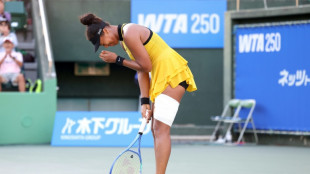 Com dor e l&aacute;grimas, japonesa Naomi Osaka avan&ccedil;a &agrave;s quartas do WTA 250 de Osaka