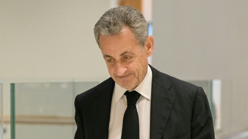 Frankreichs Ex-Pr&auml;sident Sarkozy ist Fu&szlig;fessel aus Altersgr&uuml;nden wieder los