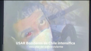 Rescatistas luchan por sacar de los escombros a un venezolano vivo siete d&iacute;as despu&eacute;s de los terremotos