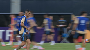 Detienen a dos barrabravas por las amenazas al futbolista Di Mar&iacute;a en Argentina