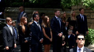 Familia Trump da el &uacute;ltimo adi&oacute;s a Ivana en funeral en Nueva York
