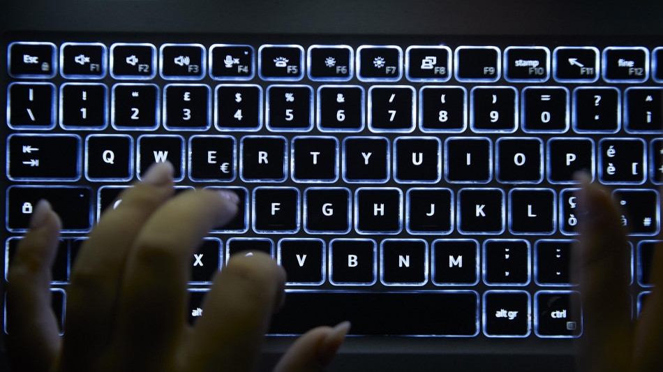 'Trump esenta dai dazi reciproci smartphone e computer'