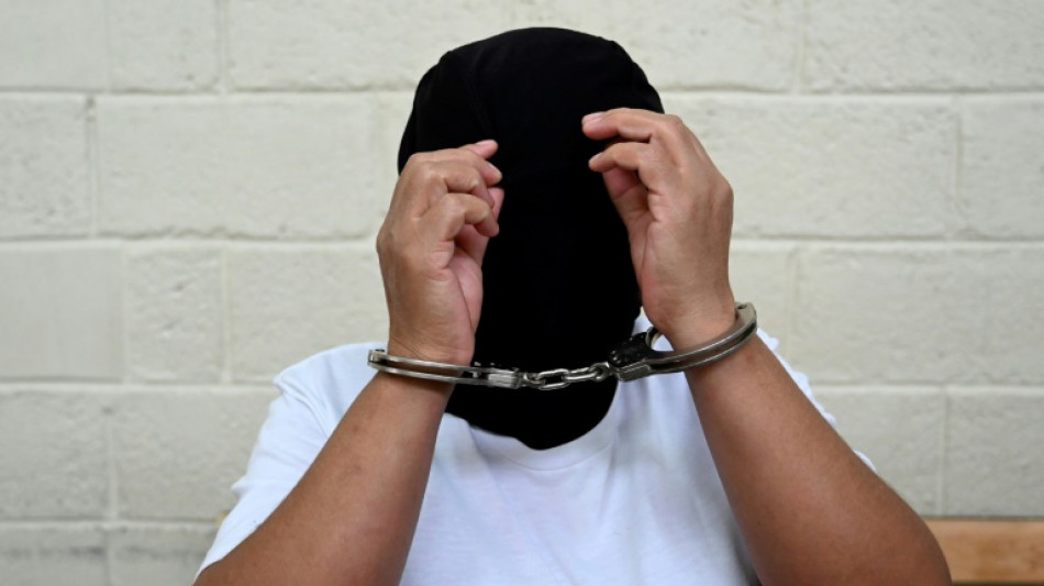 Detentas contam horror vivido h&aacute; um ano em massacre de penitenci&aacute;ria em Honduras