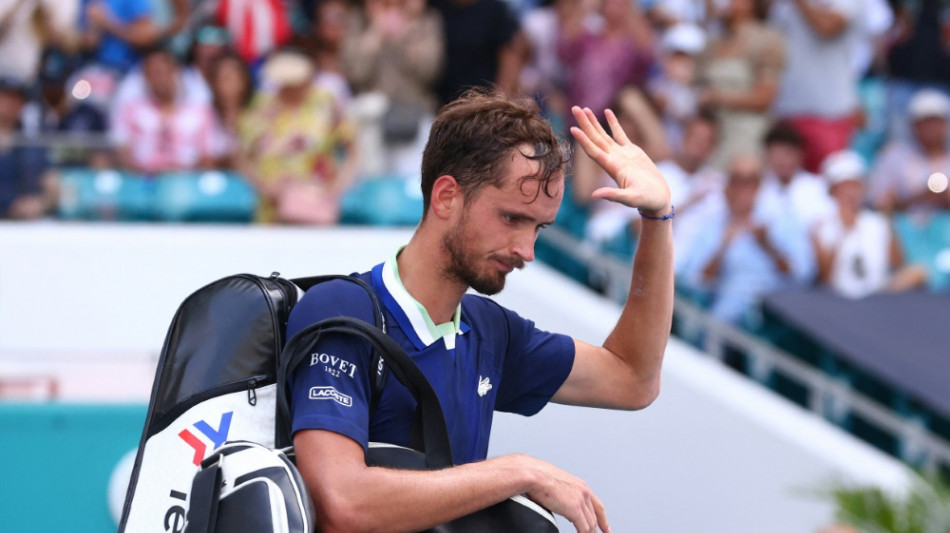 Medwedew verpasst Sprung zur&uuml;ck auf Nummer eins