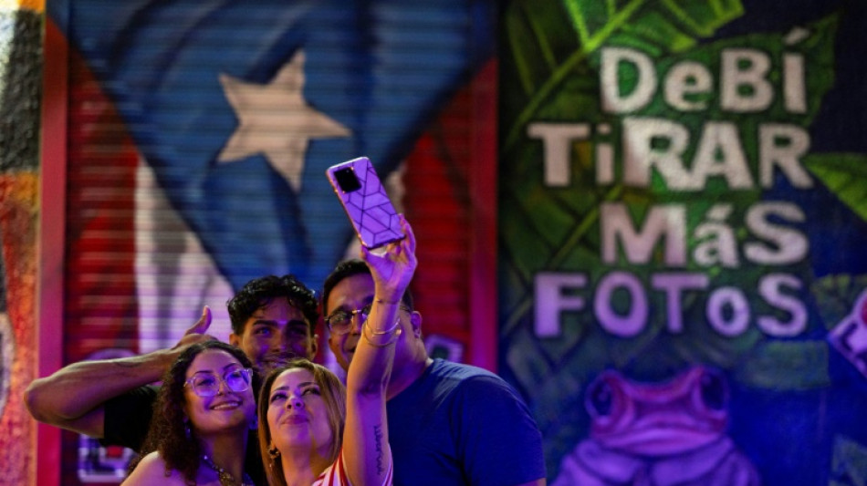 "Compra local": Bud Bunny, el mediador entre el turismo y los puertorriqueños