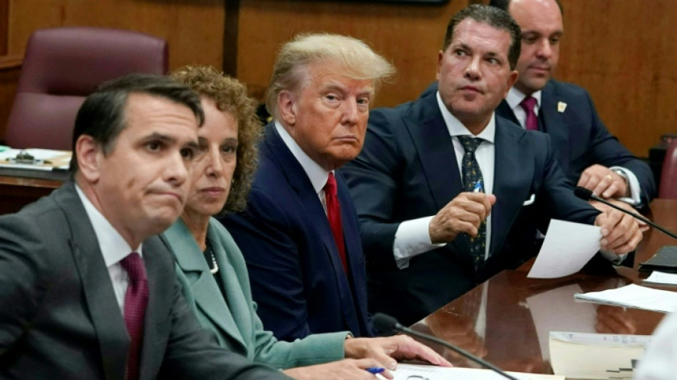 Sombre et combatif, Trump plaide non coupable devant un juge &agrave; New York